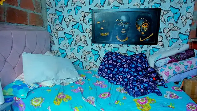 Snapshot of luciana_osorno chatting on February 7, 4:00 pm luciana osorno online show from February 7, 4:00 pm