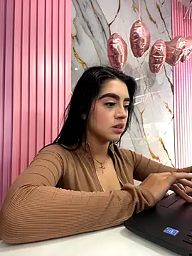 Victoria adaams online show from December 4, 9:01 pm