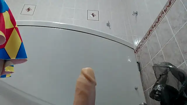 Snapshot of Crazy_team_ chatting on January 3, 2:43 am Crazy team online show from January 3, 2:43 am