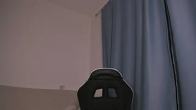 An White online show from December 14, 11:01 pm