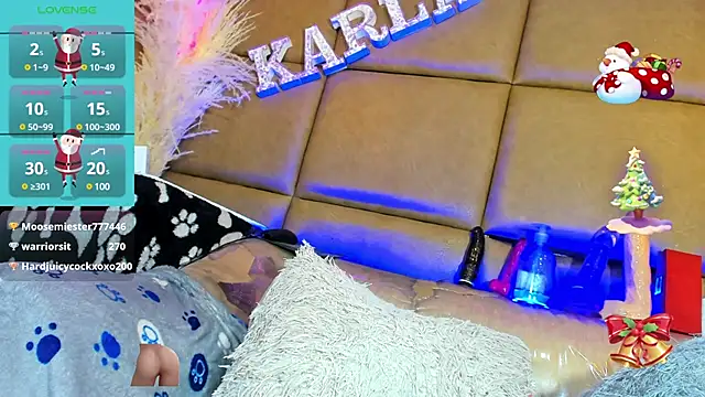 Snapshot of CelesteGill_ chatting on December 12, 12:01 pm CelesteGill online show from December 12, 12:01 pm