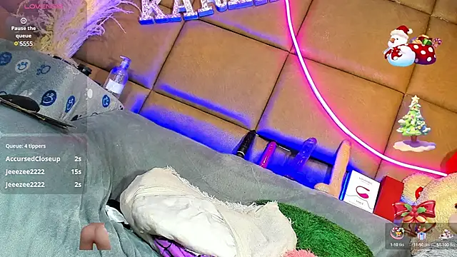 Snapshot of CelesteGill_ chatting on December 14, 2:21 pm CelesteGill online show from December 14, 2:21 pm