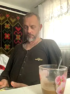 Snapshot of GHsveter chatting on October 27, 9:46 am GHsveter online show from October 27, 9:46 am