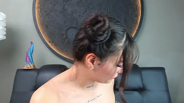 miss sharlotte18 online show from March 6, 9:44 pm