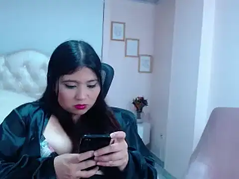 annylouis online show from February 12, 1:30 am