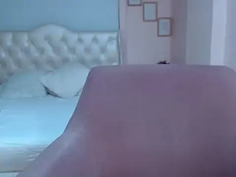 annylouis online show from February 23, 1:46 am