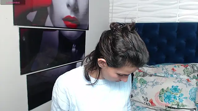 Snapshot of Eva-Williams chatting on February 13, 2:45 am Eva-Williams online show from February 13, 2:45 am