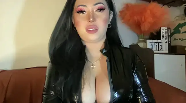 Snapshot of BigDominaMia chatting on March 13, 11:59 pm BigDominaMia online show from March 13, 11:59 pm