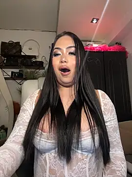 Snapshot of BigDominaMia chatting on October 20, 3:01 pm BigDominaMia online show from October 20, 3:01 pm