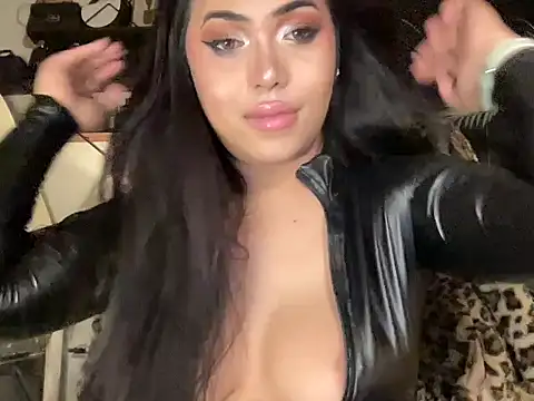 BigDominaMia online show from April 15, 4:36 pm