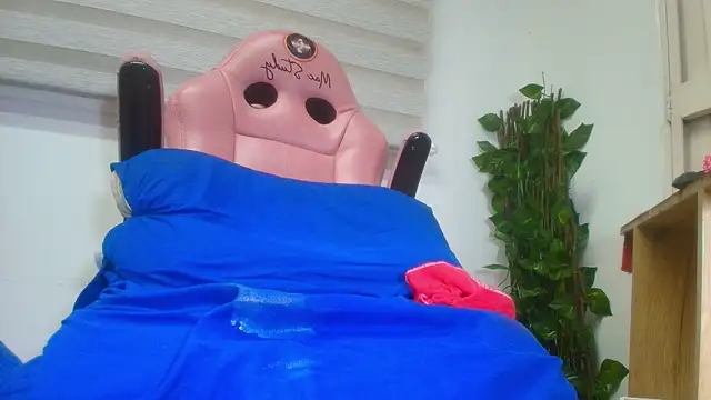  linda milk  online show from February 14, 9:13 am