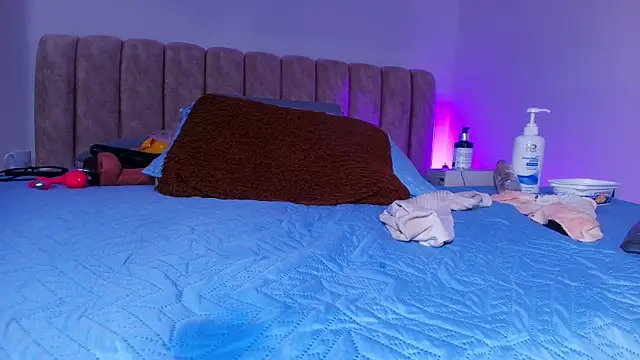  linda milk  online show from November 26, 3:07 am