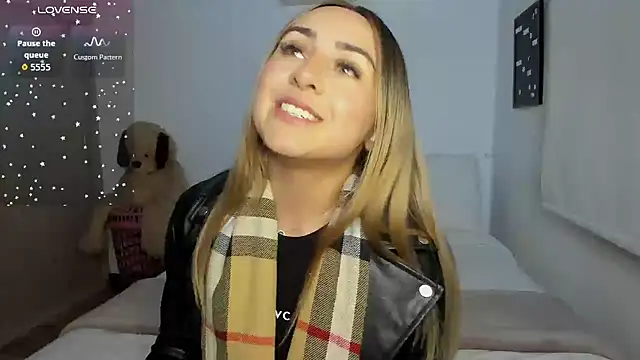 sophi mooreno online show from October 17, 11:51 pm