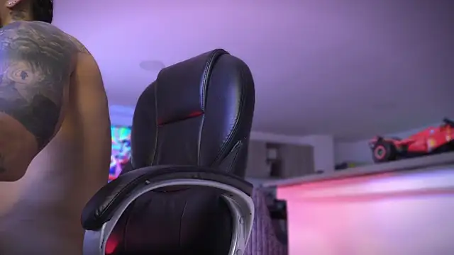 Frank Farrell online show from October 18, 9:04 pm