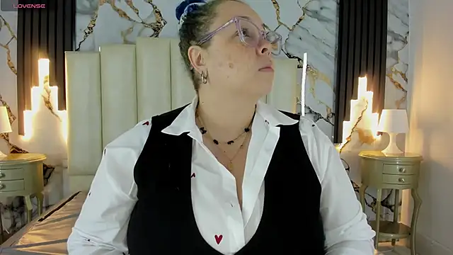 mollieblue69 online show from October 4, 12:58 pm