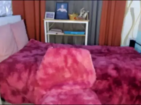 Snapshot of Laura_yourhottestbabe123 chatting on January 22, 11:45 am Laura yourhottestbabe123 online show from January 22, 11:45 am