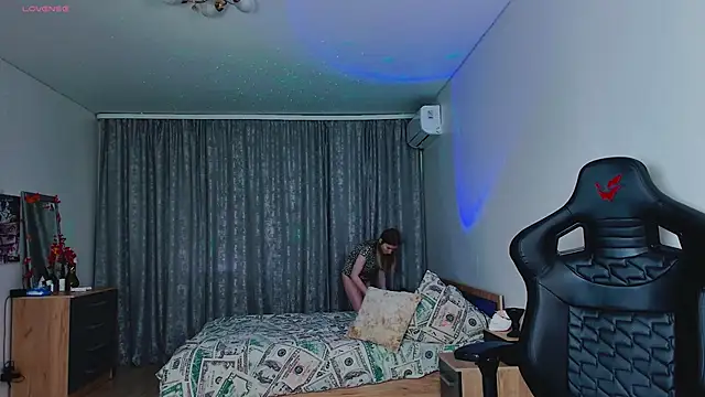 Snapshot of _whiteprincess chatting on November 7, 10:04 am whiteprincess online show from November 7, 10:04 am