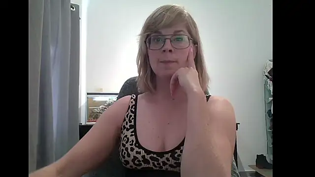 SavannaGirly online show from February 11, 7:44 am