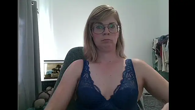 SavannaGirly online show from March 3, 7:21 am