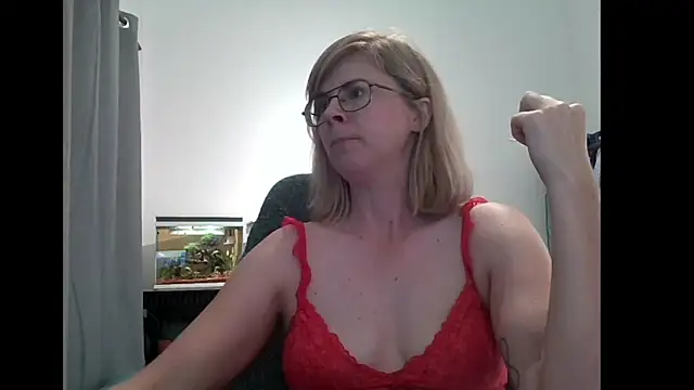 SavannaGirly online show from March 7, 2:45 pm