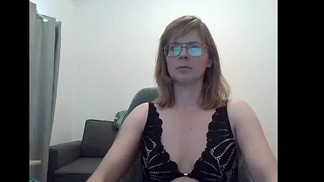 SavannaGirly online show from October 13, 9:20 am