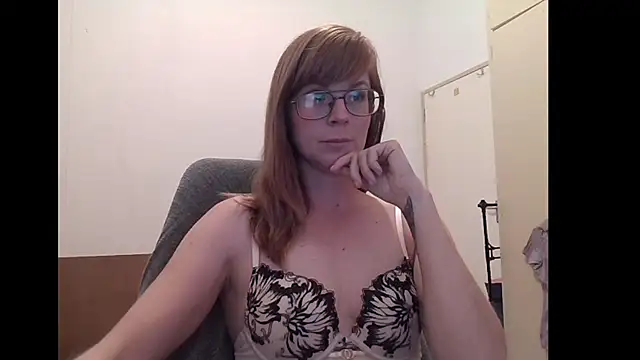 SavannaGirly online show from June 11, 6:55 am