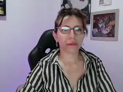 Snapshot of Chayla_Ruiz chatting on February 12, 1:06 pm Chayla Ruiz online show from February 12, 1:06 pm