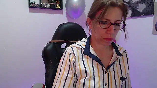 Snapshot of Chayla_Ruiz chatting on March 19, 12:48 am Chayla Ruiz online show from March 19, 12:48 am