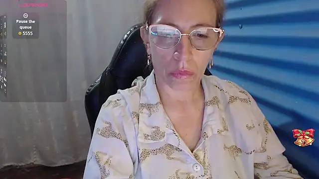 Chayla Ruiz online show from April 14, 11:44 pm