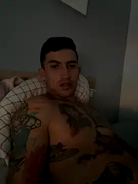 wethkisses online show from October 7, 5:21 pm