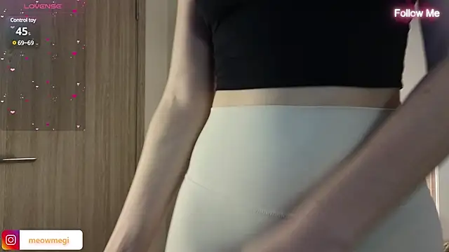 LisaSweetie online show from December 7, 9:33 pm