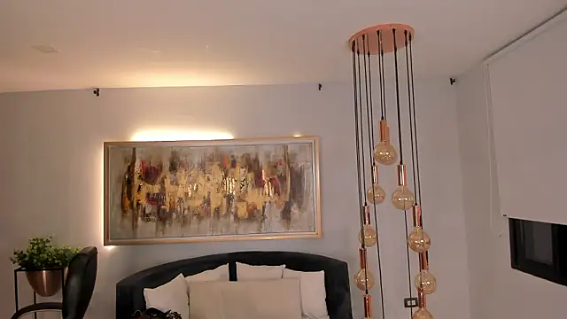 KateSunder online show from February 2, 7:51 am