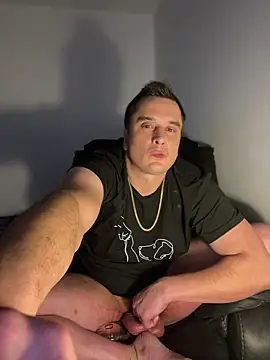 Snapshot of mrwilly7743 chatting on January 10, 10:06 am mrwilly7743 online show from January 10, 10:06 am