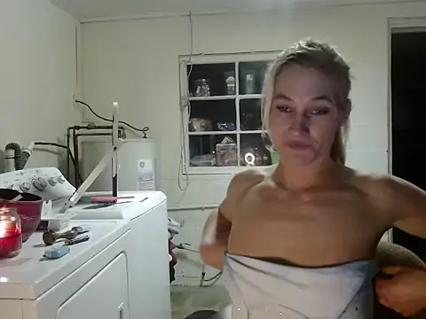 missymilf online show from January 31, 11:13 pm
