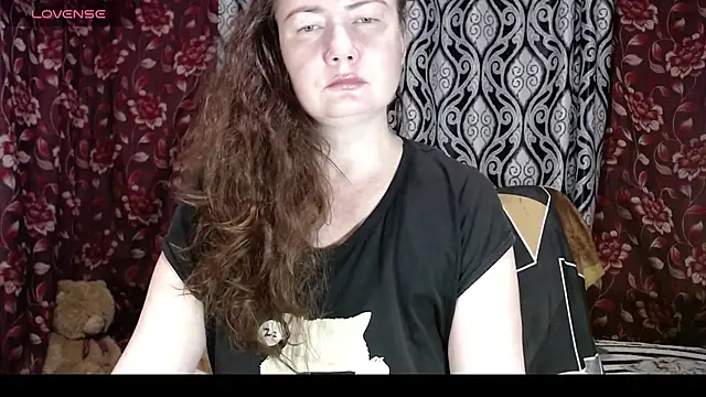 EmilyDoth online show from October 11, 1:31 pm