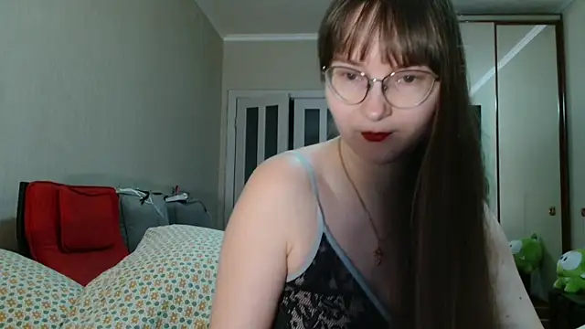 KiraGoldens online show from April 9, 7:03 am