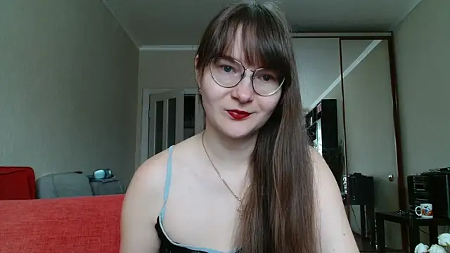 KiraGoldens online show from April 22, 6:38 am