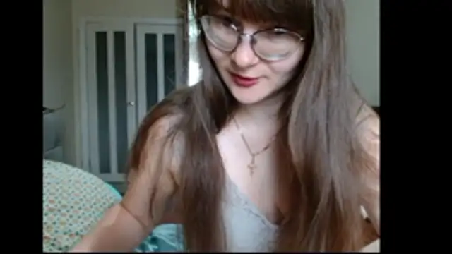 Snapshot of KiraGoldens chatting on June 10, 5:50 am KiraGoldens online show from June 10, 5:50 am