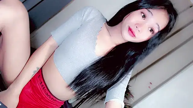 Snapshot of amomentoflust69 chatting on February 5, 5:45 am amomentoflust69 online show from February 5, 5:45 am