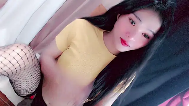 Snapshot of amomentoflust69 chatting on February 23, 11:29 am amomentoflust69 online show from February 23, 11:29 am