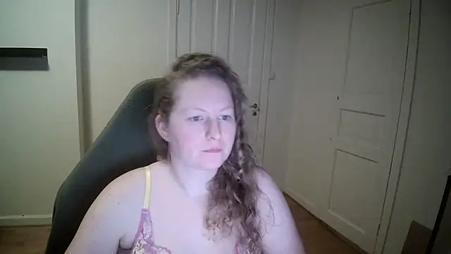 Girlnina-1995 online show from February 3, 6:28 pm