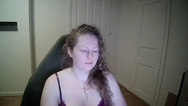 Girlnina-1995 online show from February 20, 7:52 pm