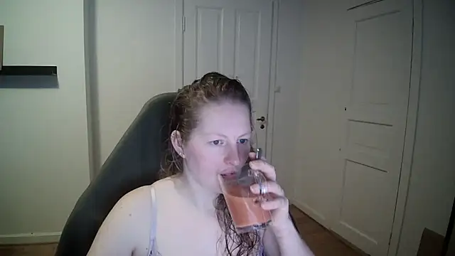 Girlnina-1995 online show from February 27, 9:43 am