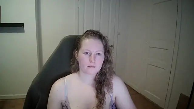 Girlnina-1995 online show from February 27, 12:45 pm