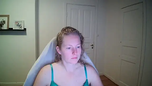 Girlnina-1995 online show from September 18, 7:43 am