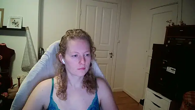 Girlnina-1995 online show from December 16, 10:31 am