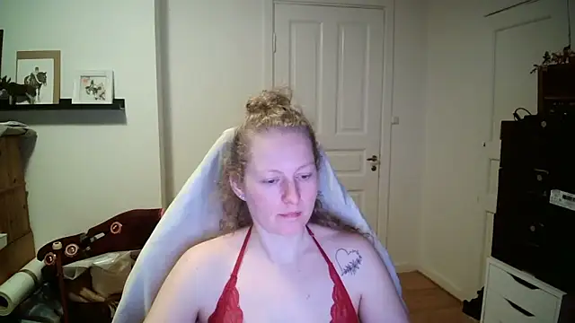 Girlnina-1995 online show from February 17, 7:31 pm