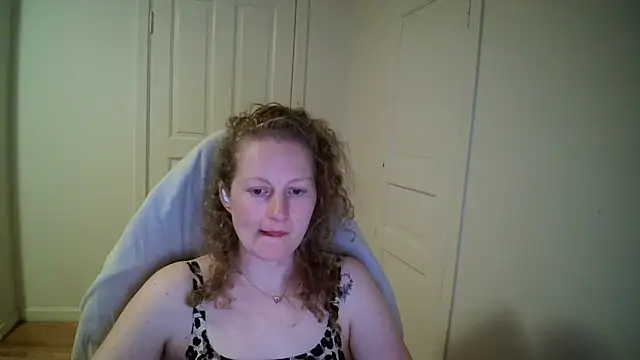 Girlnina-1995 online show from March 31, 7:14 pm