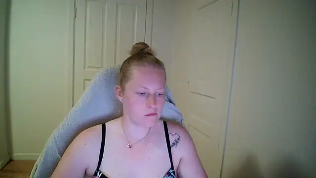 Girlnina-1995 online show from May 11, 4:04 pm