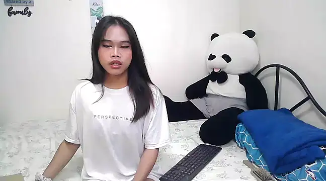 Snapshot of rihanna22 chatting on March 1, 7:08 am rihanna22 online show from March 1, 7:08 am